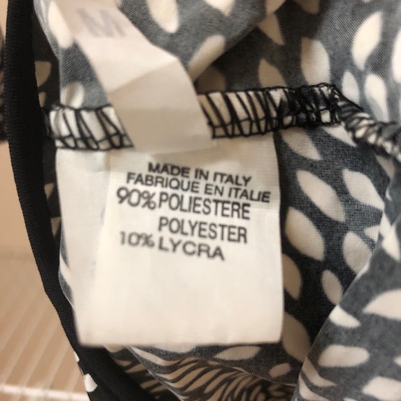 O.S.S.A. Shimmering Top with cut out back - Picture 3 of 5